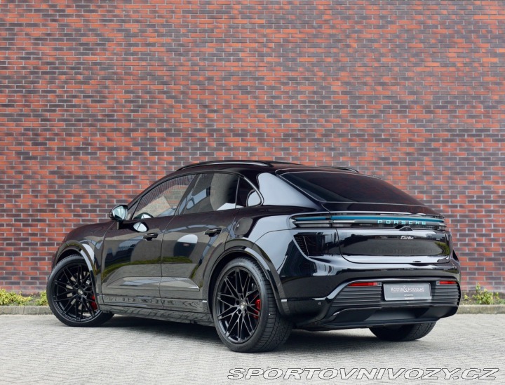 Porsche Macan Turbo | Panoráma - Ťažné 2024