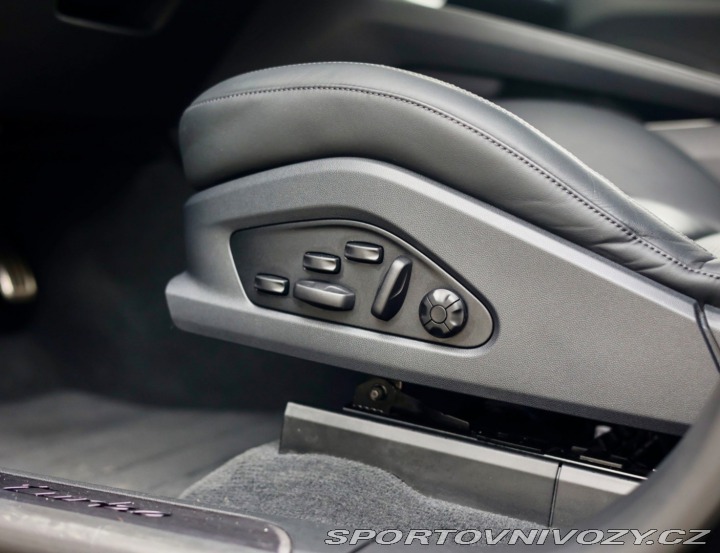 Porsche Macan Turbo | Panoráma - Ťažné 2024