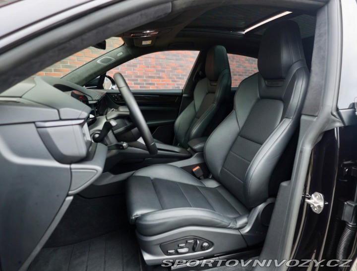 Porsche Macan Turbo | Panoráma - Ťažné 2024