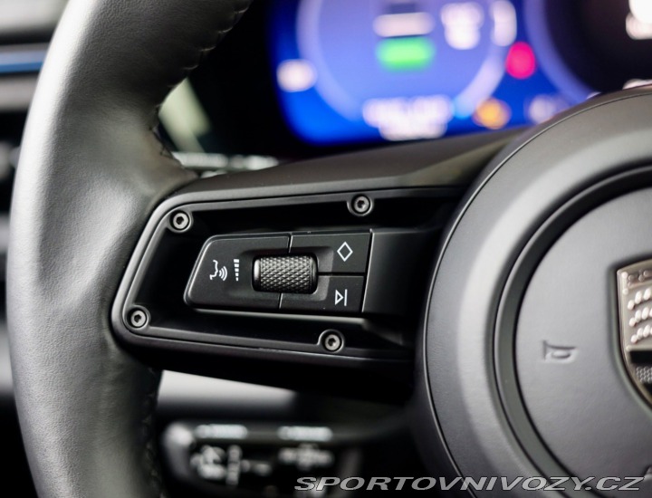 Porsche Macan Turbo | Panoráma - Ťažné 2024