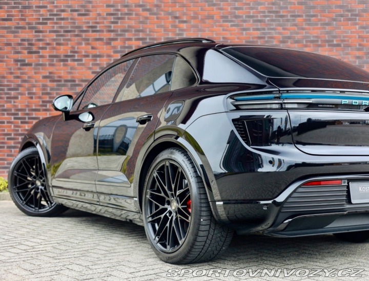 Porsche Macan Turbo | Panoráma - Ťažné 2024