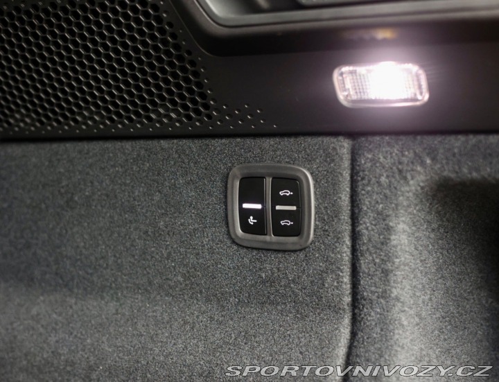 Porsche Macan Turbo | Panoráma - Ťažné 2024