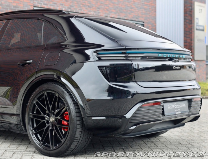 Porsche Macan Turbo | Panoráma - Ťažné 2024