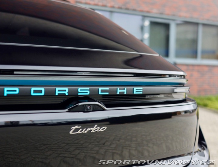 Porsche Macan Turbo | Panoráma - Ťažné 2024