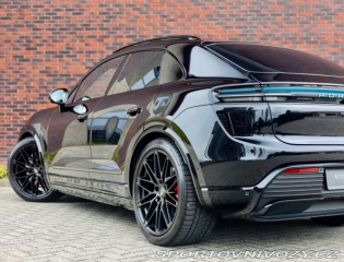 Porsche Macan Turbo | Panoráma - Ťažné 2024