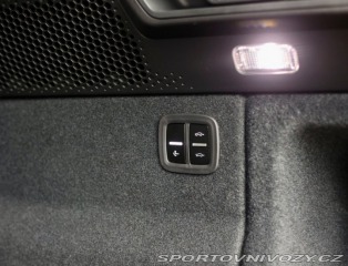 Porsche Macan Turbo | Panoráma - Ťažné 2024