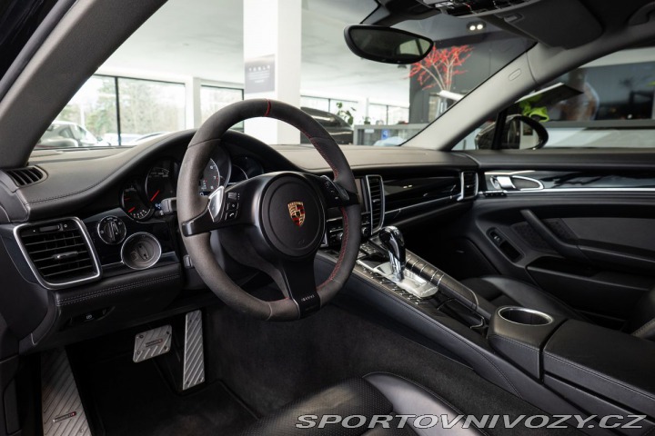 Porsche Panamera  2011