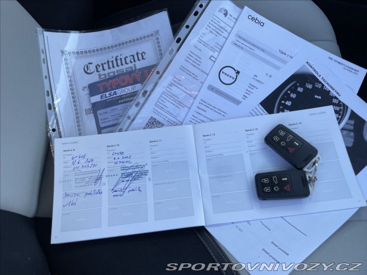 Volvo V40 2,0 i T4 140kw AWD CROSSC 2015