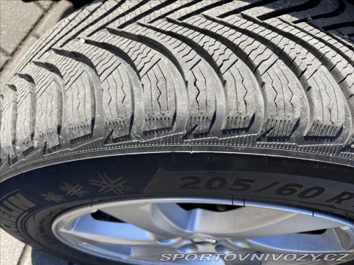 Volvo V40 2,0 i T4 140kw AWD CROSSC 2015