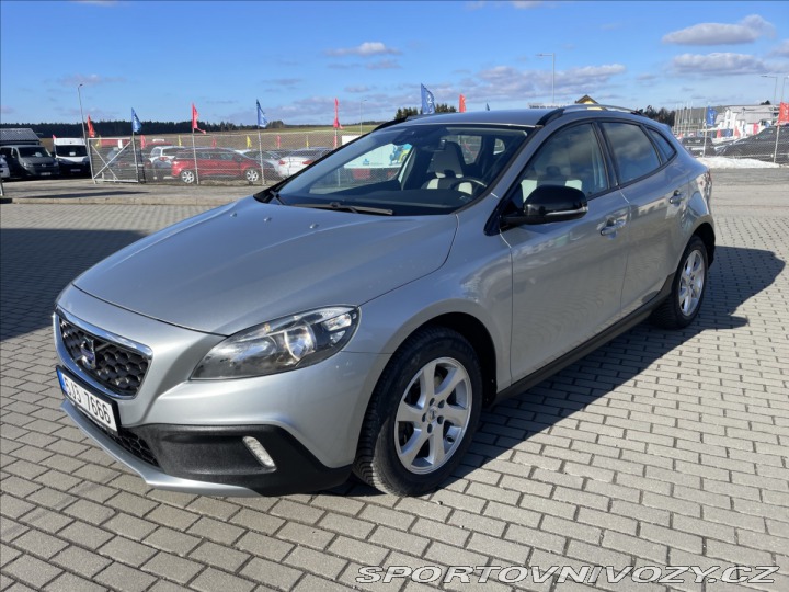 Volvo V40 2,0 i T4 140kw AWD CROSSC 2015
