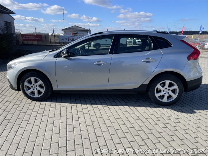 Volvo V40 2,0 i T4 140kw AWD CROSSC 2015