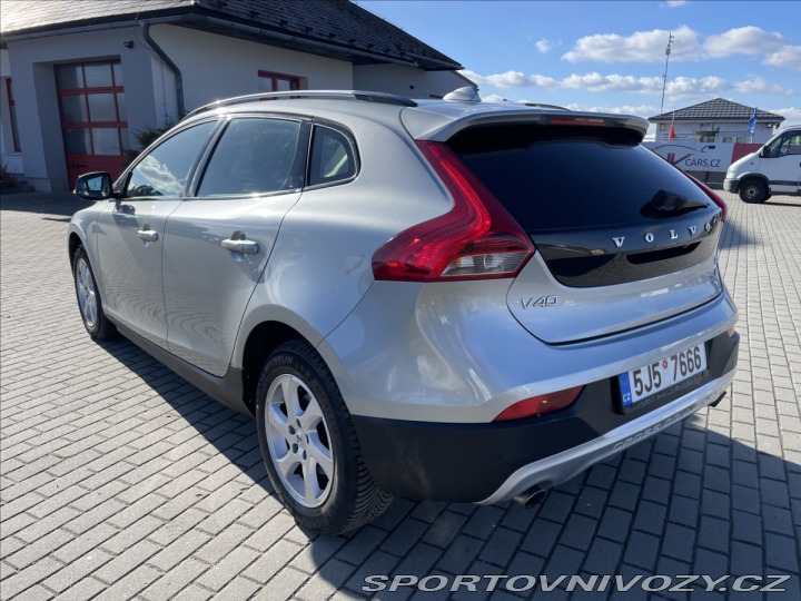 Volvo V40 2,0 i T4 140kw AWD CROSSC 2015