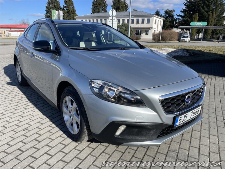 Volvo V40 2,0 i T4 140kw AWD CROSSC 2015