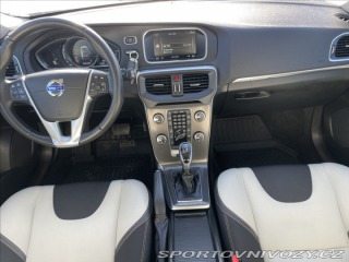 Volvo V40 2,0 i T4 140kw AWD CROSSC 2015