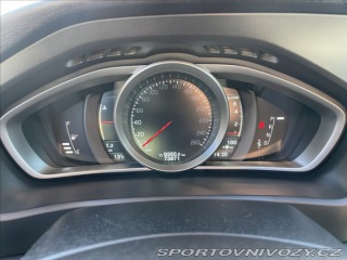 Volvo V40 2,0 i T4 140kw AWD CROSSC 2015