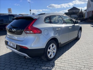 Volvo V40 2,0 i T4 140kw AWD CROSSC 2015