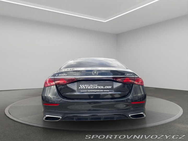 Mercedes-Benz E E 300 e 4MATIC 2025