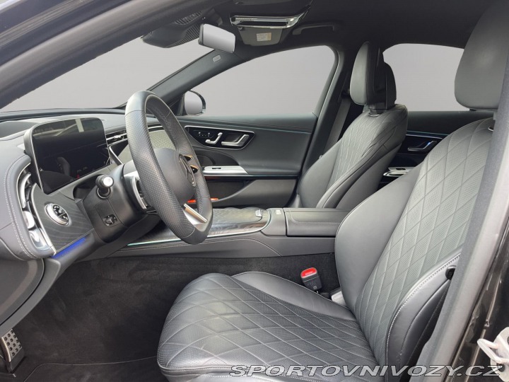 Mercedes-Benz E E 300 e 4MATIC 2025