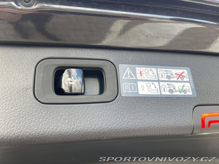 Mercedes-Benz C C 300 de 4MATIC kombi 2025