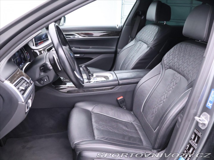 BMW 7 4,4 750i 330kW xDrive DPH 2017