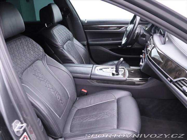 BMW 7 4,4 750i 330kW xDrive DPH 2017