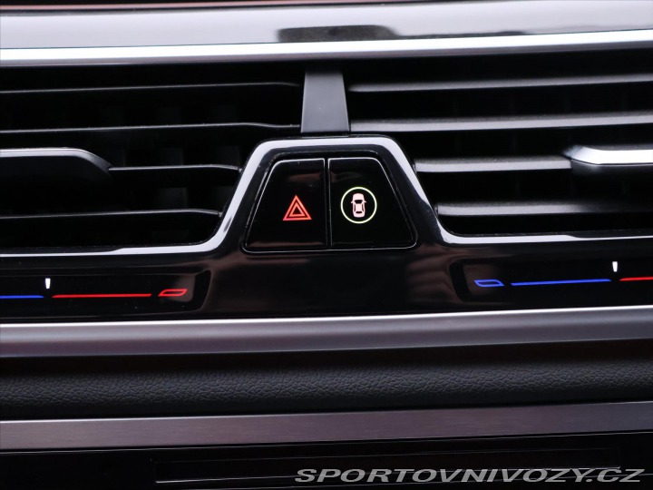 BMW 7 4,4 750i 330kW xDrive DPH 2017