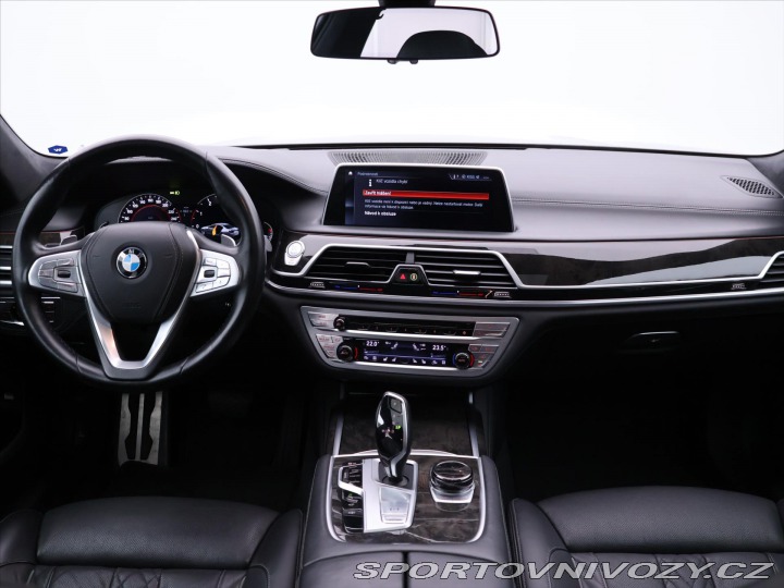 BMW 7 4,4 750i 330kW xDrive DPH 2017