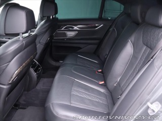 BMW 7 4,4 750i 330kW xDrive DPH 2017