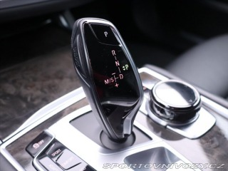 BMW 7 4,4 750i 330kW xDrive DPH 2017