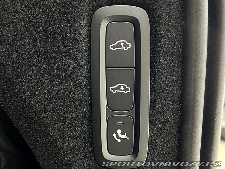 Volvo Ostatní modely XC90 T8 AWD DARK PLUS, VZDUCH, 2026