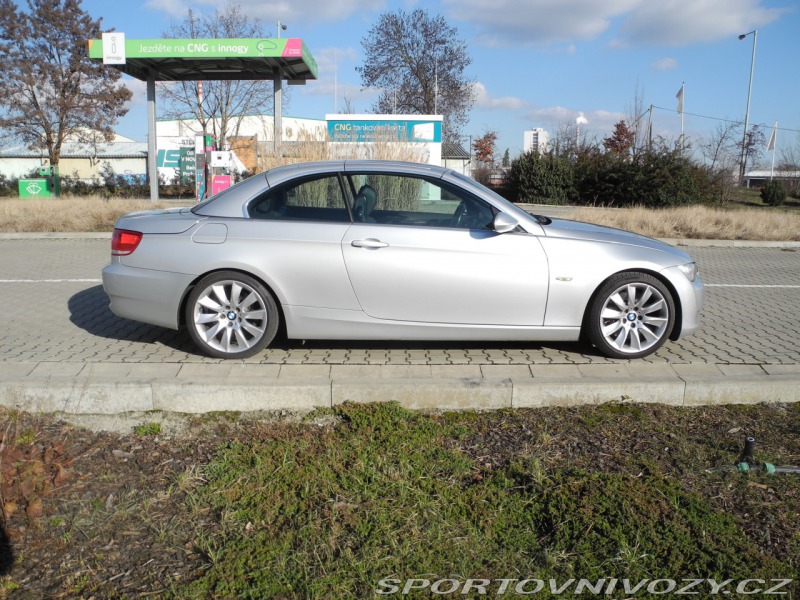BMW 3 E 93 - 330 i