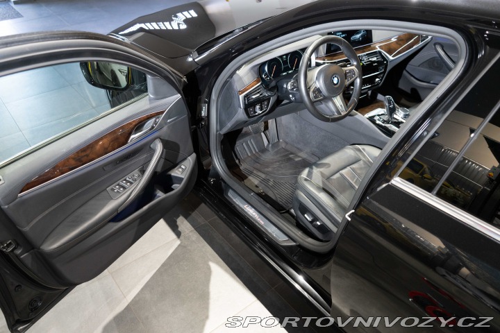 BMW 5 540i*RWD*LED*HUD*DrivingA 2017