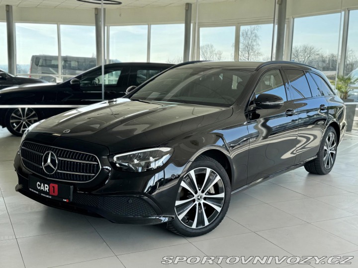 Mercedes-Benz E 300de 4Matic*Webasto*Tažn 2021