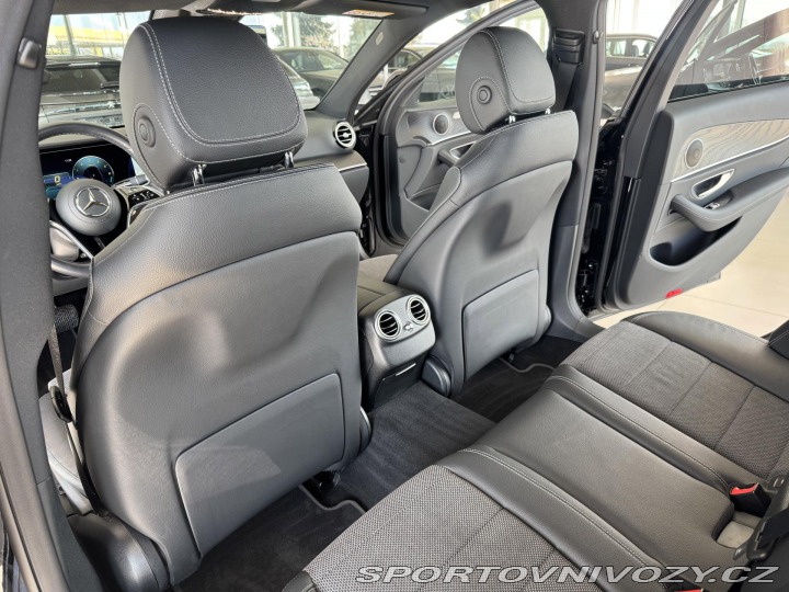 Mercedes-Benz E 300de 4Matic*Webasto*Tažn 2021