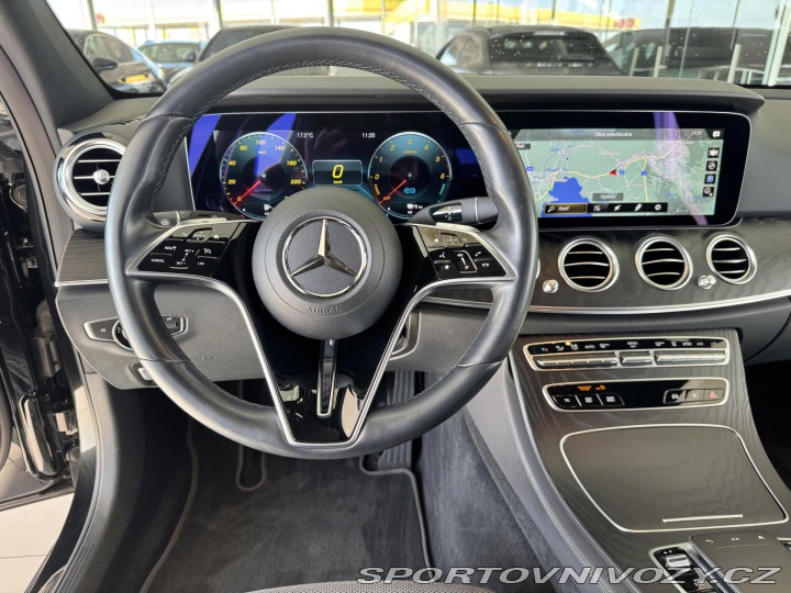 Mercedes-Benz E 300de 4Matic*Webasto*Tažn 2021