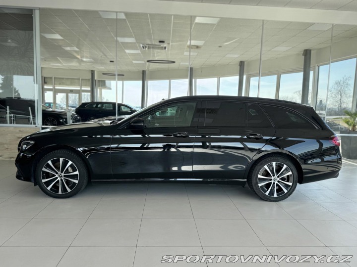 Mercedes-Benz E 300de 4Matic*Webasto*Tažn 2021