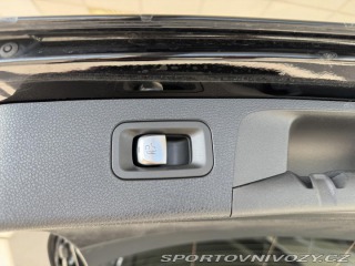 Mercedes-Benz E 300de 4Matic*Webasto*Tažn 2021