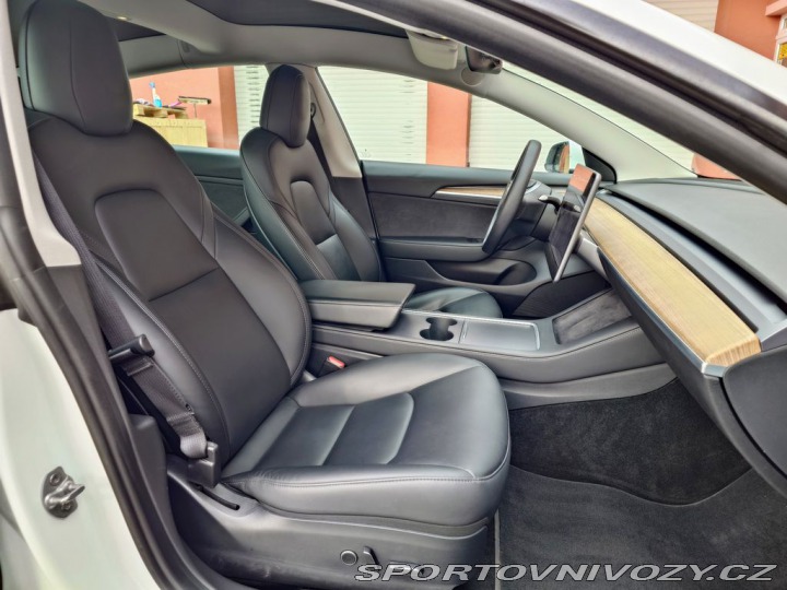 Tesla Model 3 Standard Range Plus REZER 2021