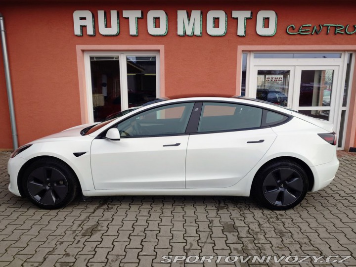 Tesla Model 3 Standard Range Plus REZER 2021