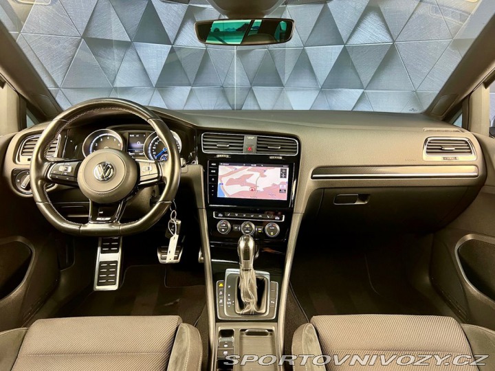 Volkswagen Golf R 2.0TSI 221KW DSG 4M,LED 2019