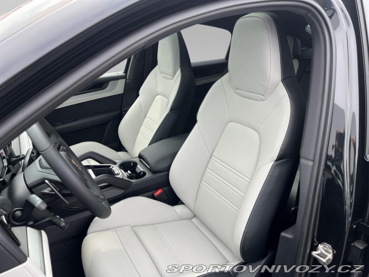 Porsche Cayenne E-Hybrid Coupe 2025