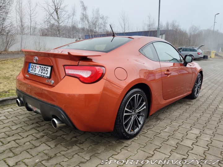 Toyota GT86 2.0i SPORT manuální přev. 2012
