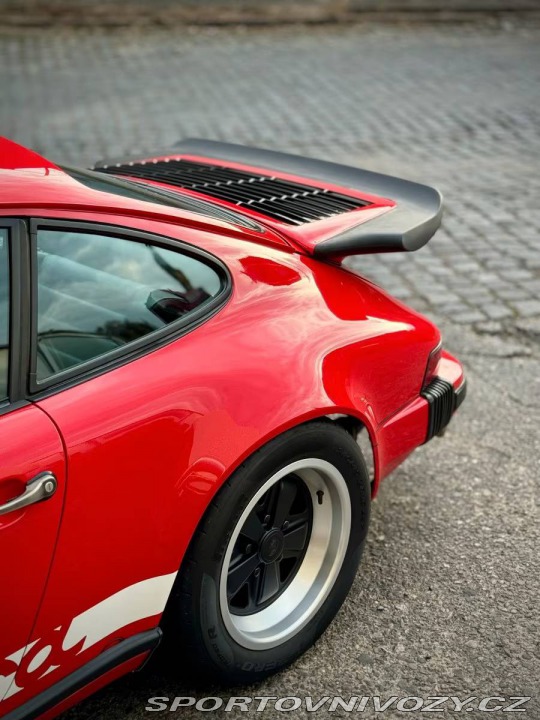 Porsche 911 Carrera 3.2 G-Model 1985