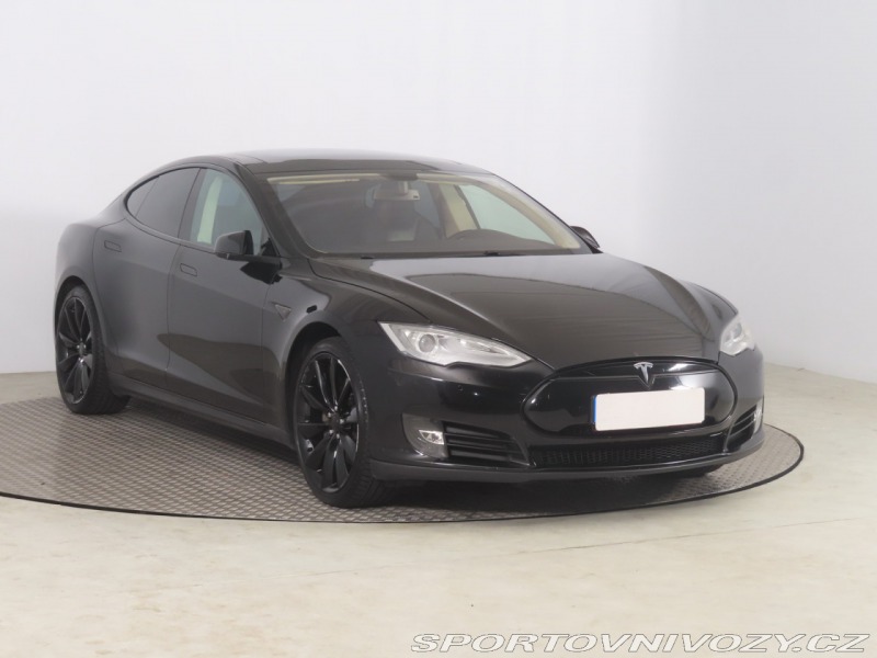Tesla Model S 85