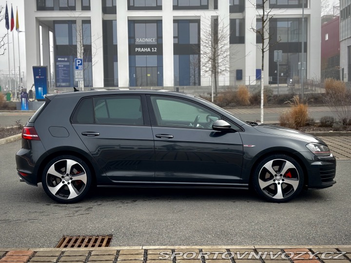 Volkswagen Golf GTI 2.0 TSI 162kW Manuál 2014
