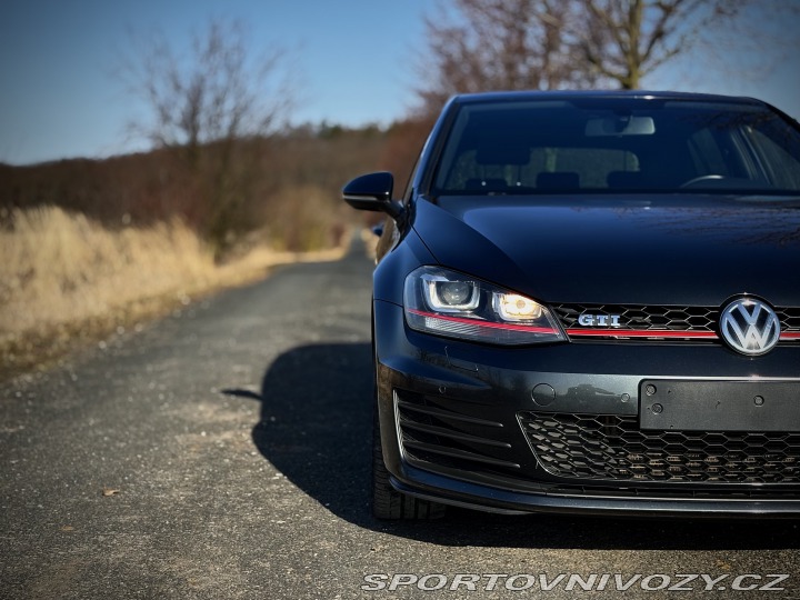 Volkswagen Golf GTI 2.0 TSI 162kW Manuál 2014