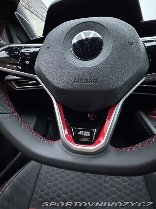 Volkswagen Golf 8 GTI Clubsport 45 záruka 2022