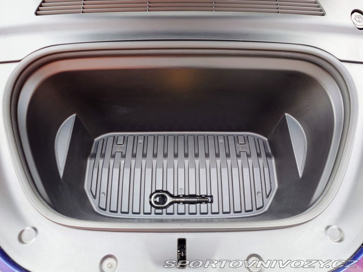 Tesla Model Y Long Range Dual Motor - 3 2021