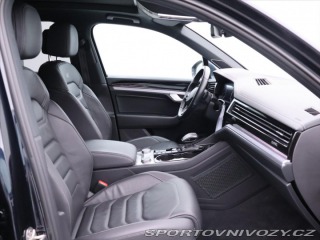 Volkswagen Ostatní modely Touareg 3,0 TDI 210kW 4M R-Line D 2021