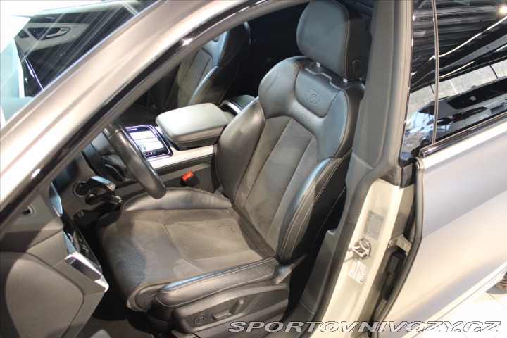 Audi Ostatní modely Q8 50 TDi quattro S Line ACC 2020